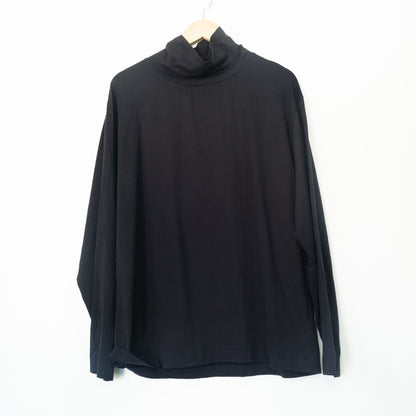 Pull léger à col roulé