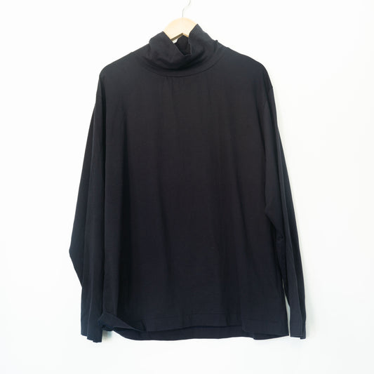 Pull léger à col roulé