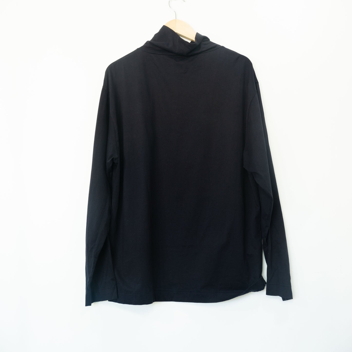Pull léger à col roulé
