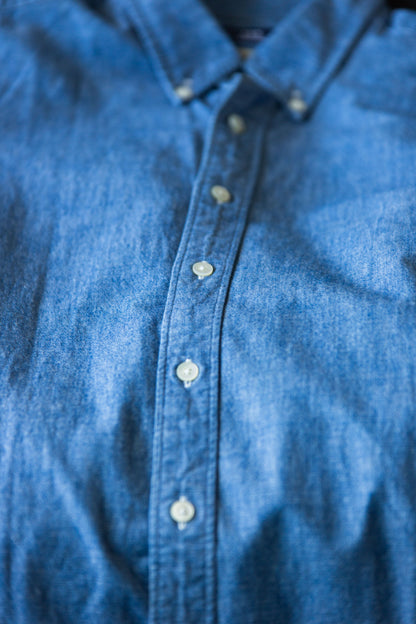 Chemise chambray teinte à l'indigo