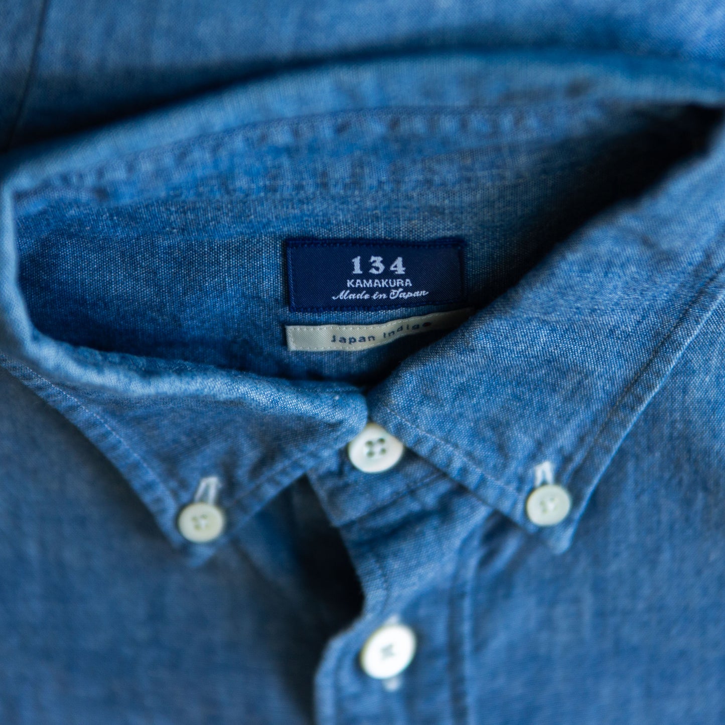 Chemise chambray teinte à l'indigo