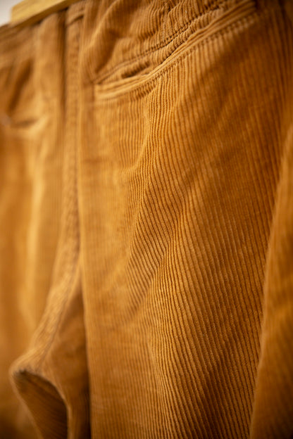 Pantalon en velours côtelé