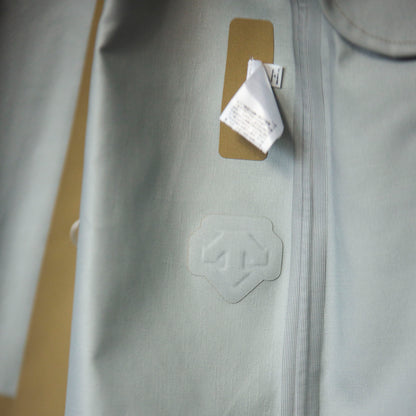 Manteau à col montant