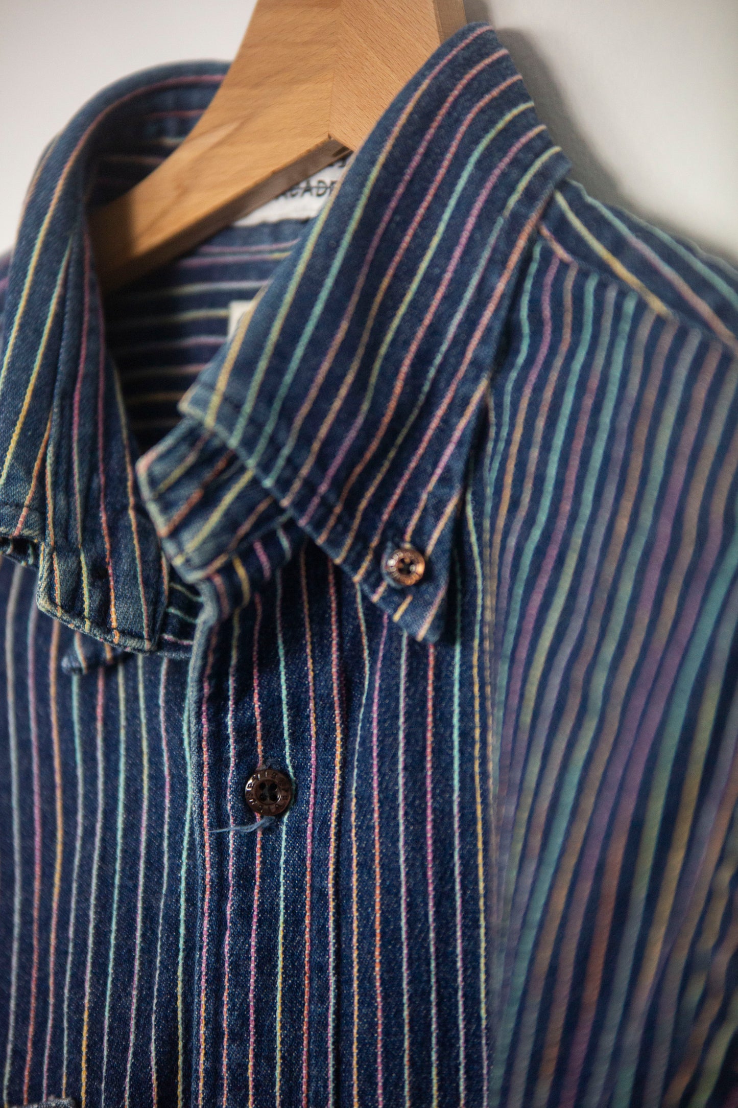 Chemise colorée rayée en coton épais