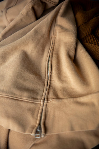 Pull avec zips latéraux