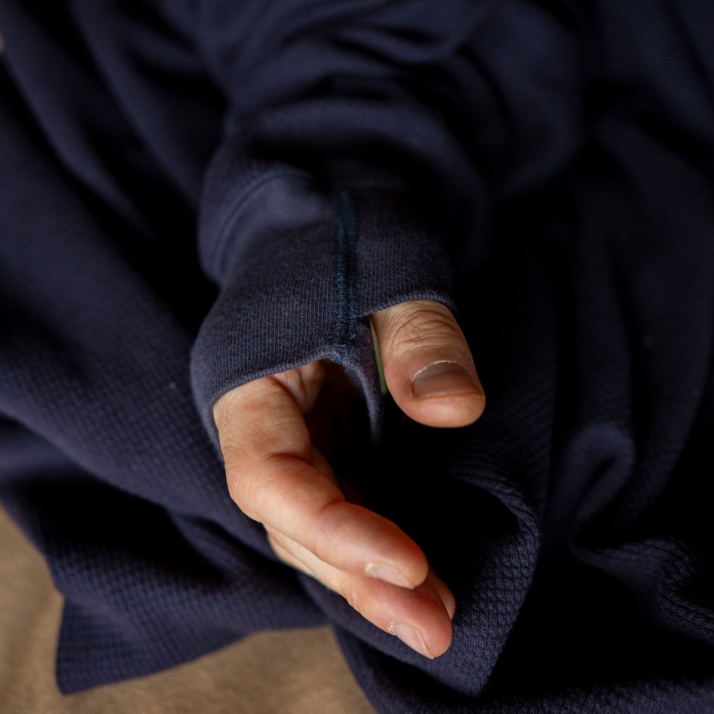 Pull léger avec passe-pouces