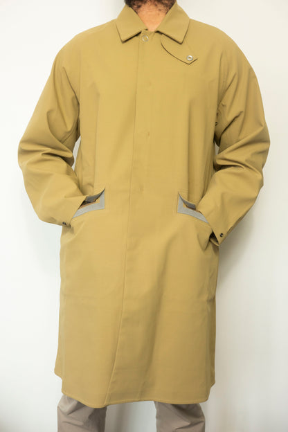 Manteau à col montant