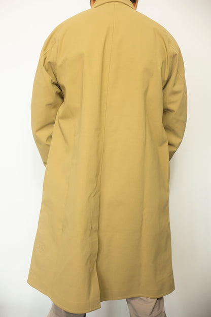 Manteau à col montant