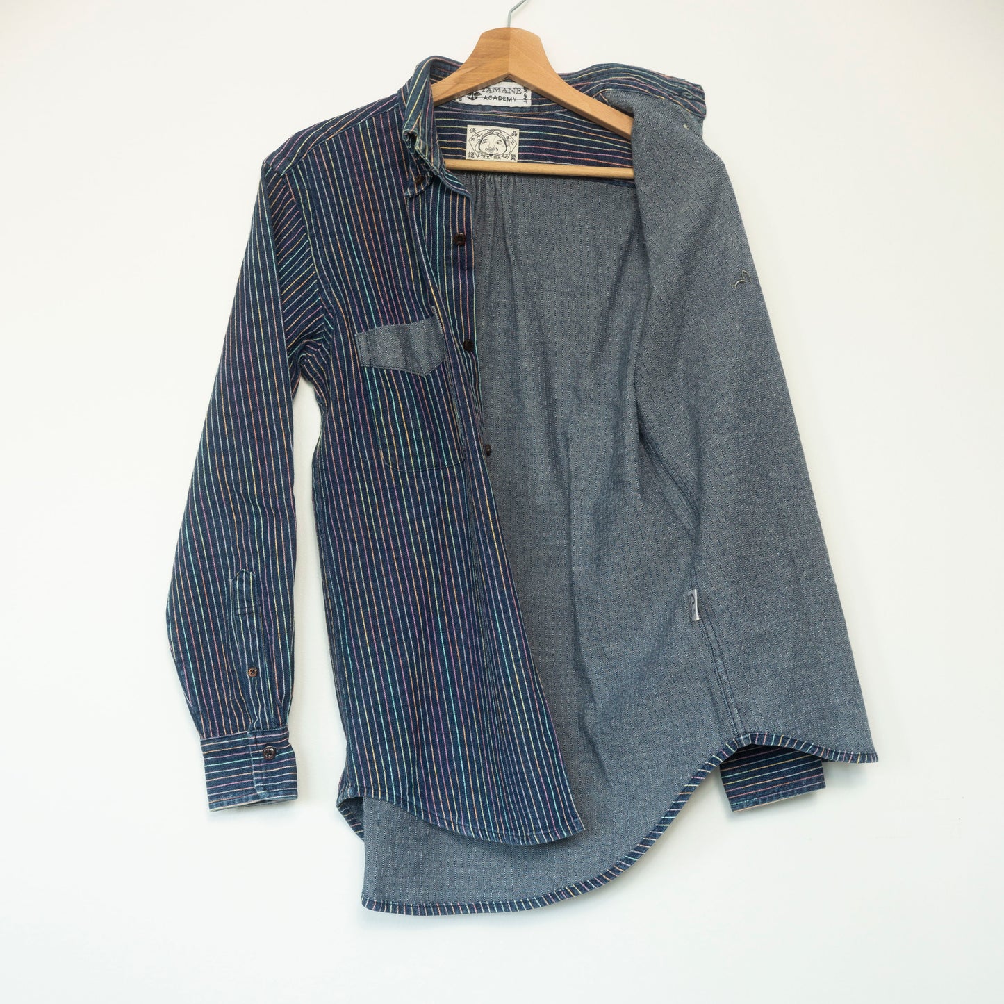 Chemise colorée rayée en coton épais